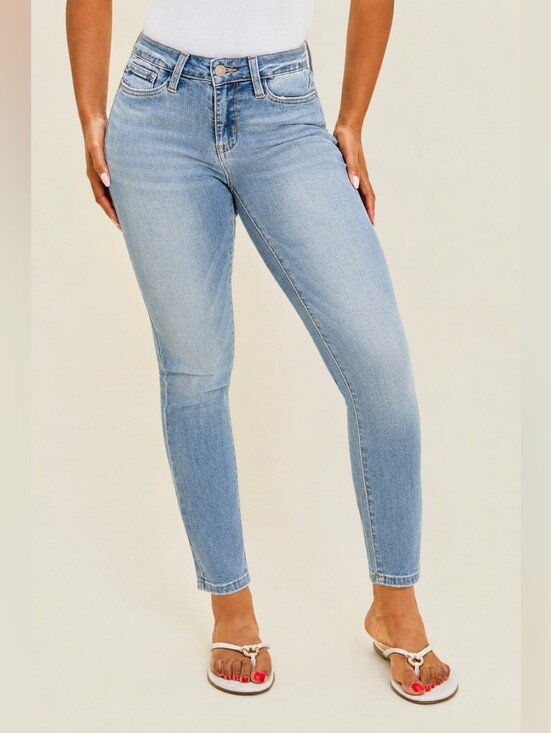 Judy Blue Denim - ❤️ NWOT! JUDY BLUE RELAXED HIGH RISE SKINNY ANKLE JEANS, 16W (33 WOMAN)